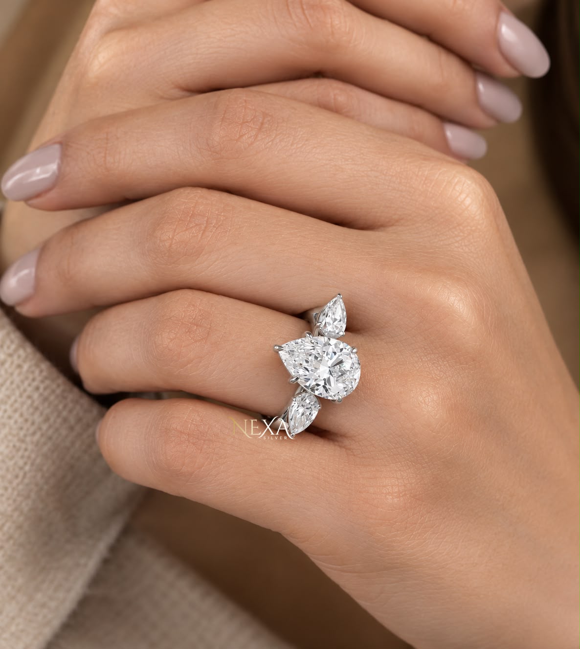 Pear Shaped Moissanite Diamond Wedding Ring for Girls & Women thumbnail 4